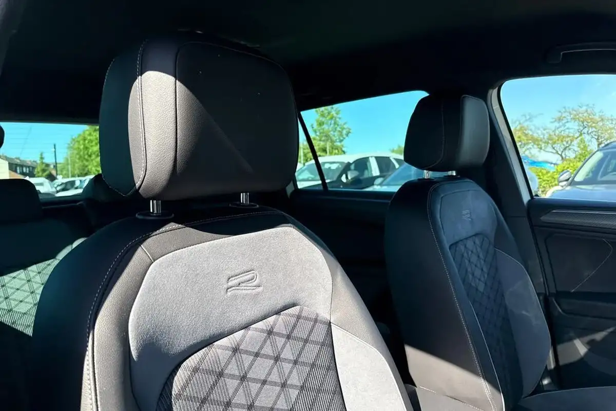 2023-volkswagen-tiguan-15-tsi-r-line-edition-big-23