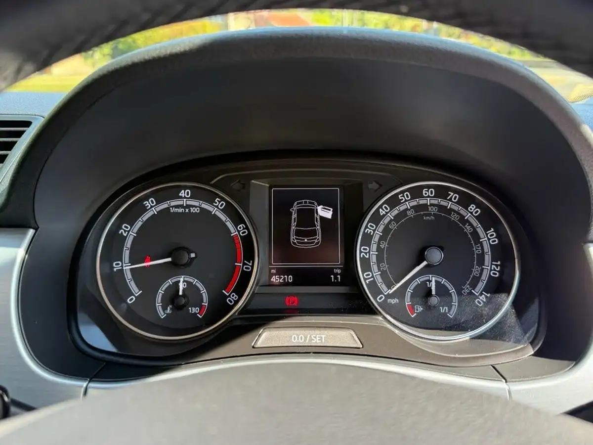2019-skoda-fabia-10-mpi-se-75ps-ss-hatchback-big-34