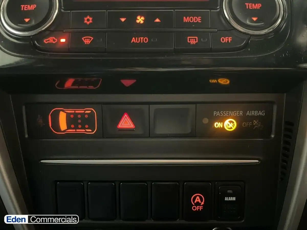 2020-mitsubishi-l200-22di-d-warrior-big-43