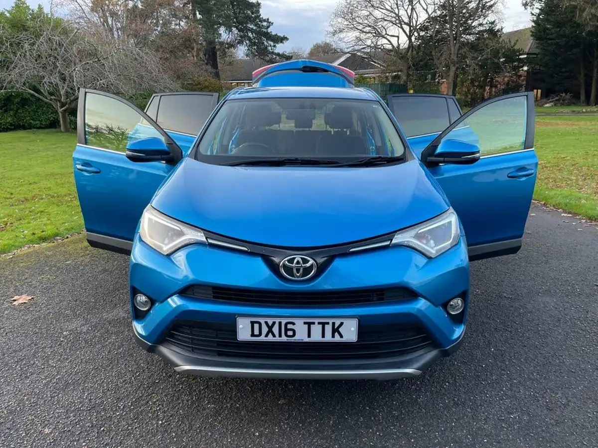 2016-toyota-rav4-20d-4d-business-edition-big-12
