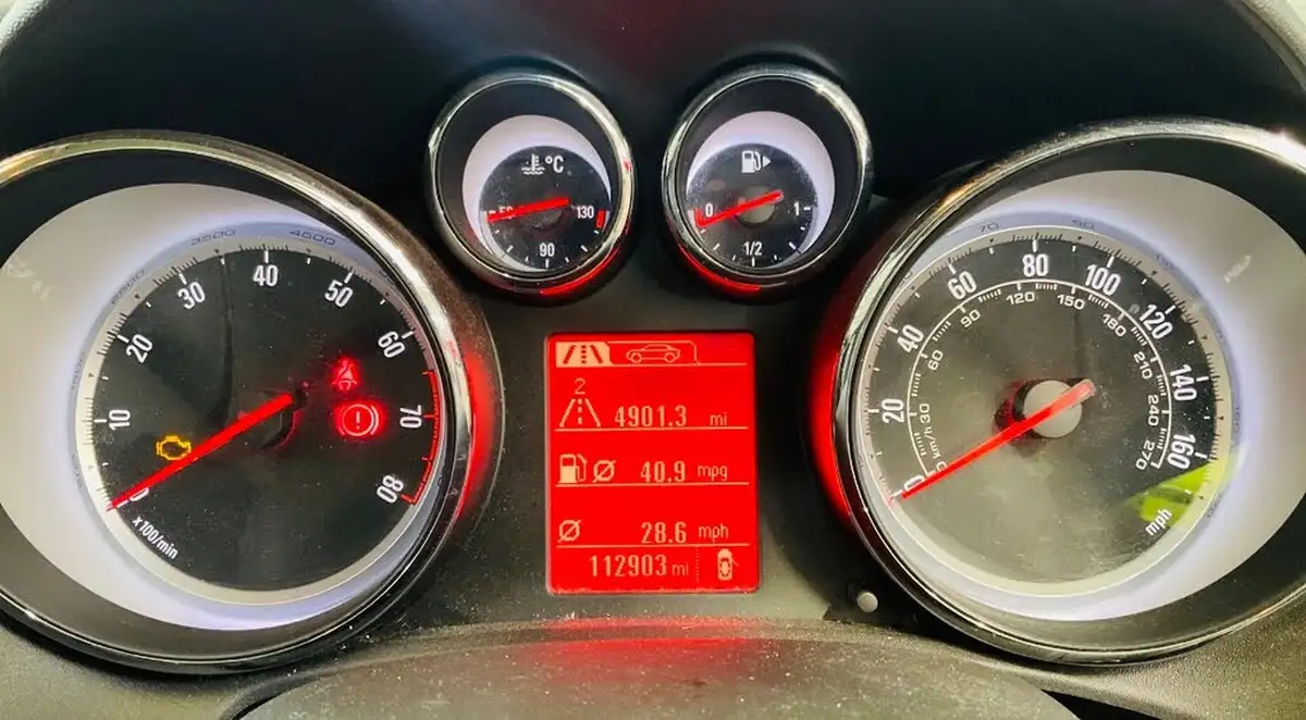 2015-vauxhall-astra-14-sri-vvt-16v-100ps-1398cc-big-7