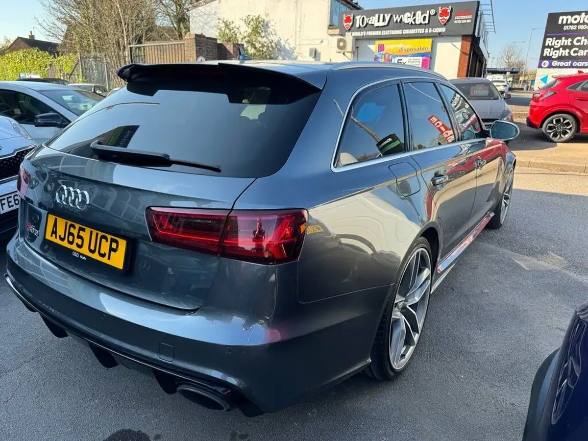 2015-audi-rs6-avant-40-quattro-big-9