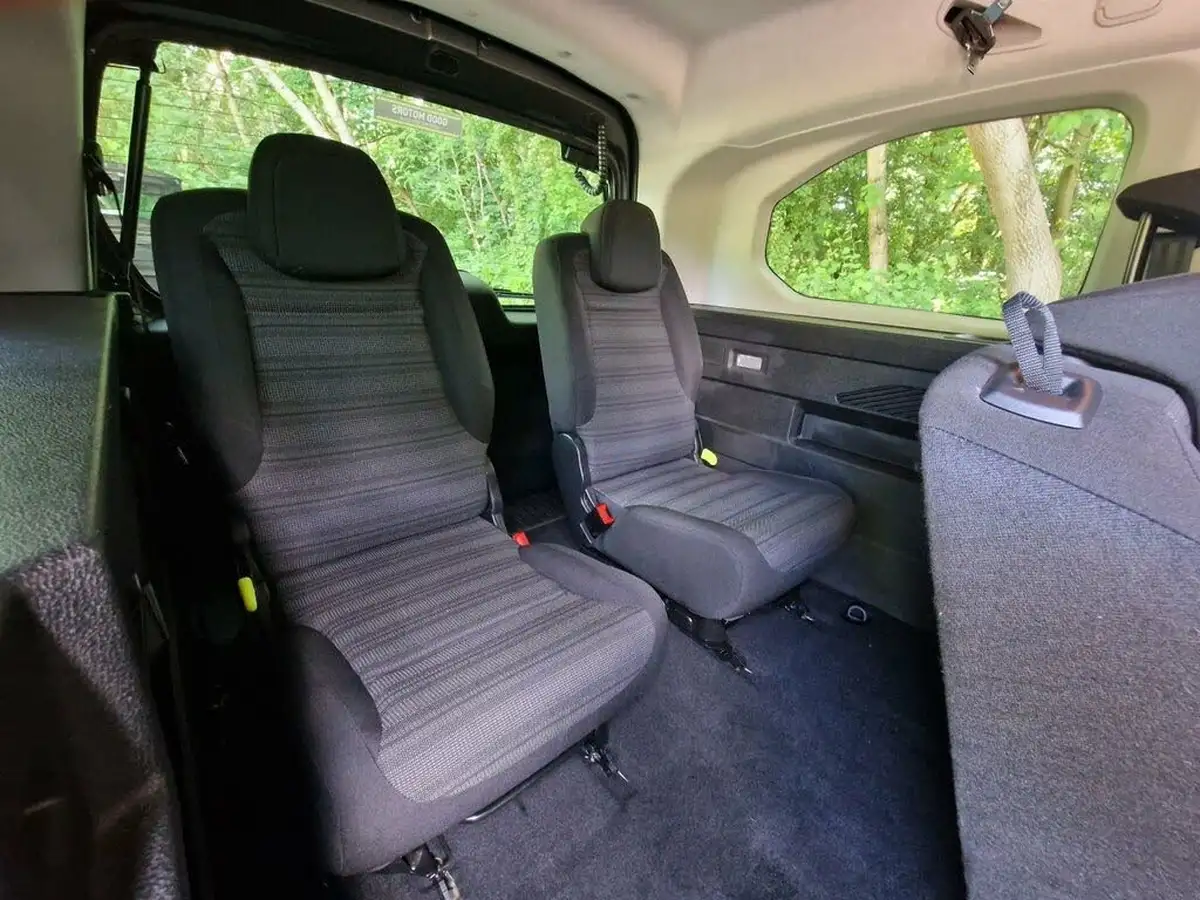 2023-vauxhall-combo-life-e-design-xl-big-36