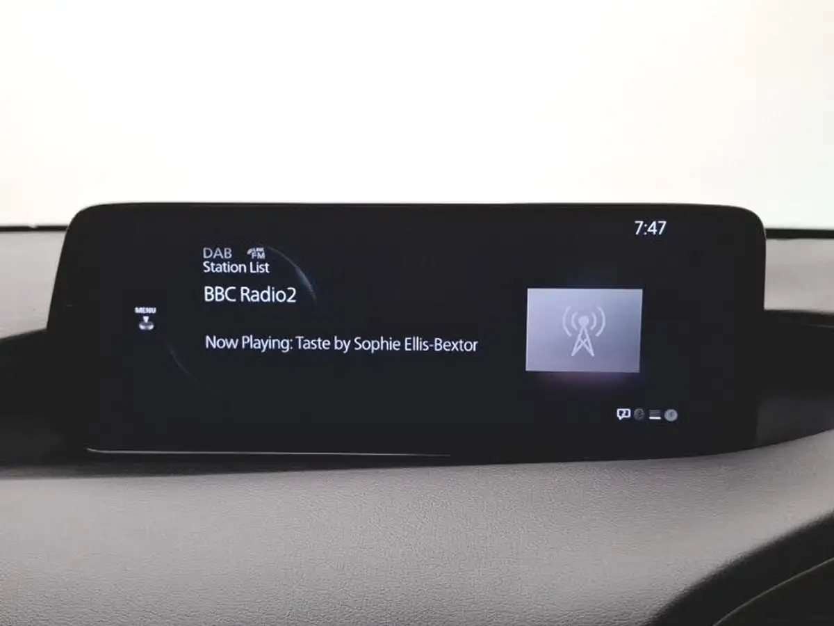 2023-mazda-mazda3-20-e-skyactiv-x-exclusive-line-hatchback-5d-big-9