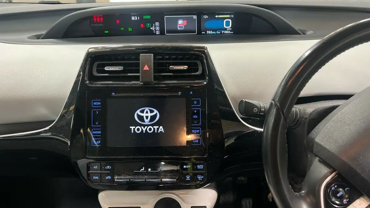 2018-toyota-prius-18-vvt-i-business-edition-trk-big-6