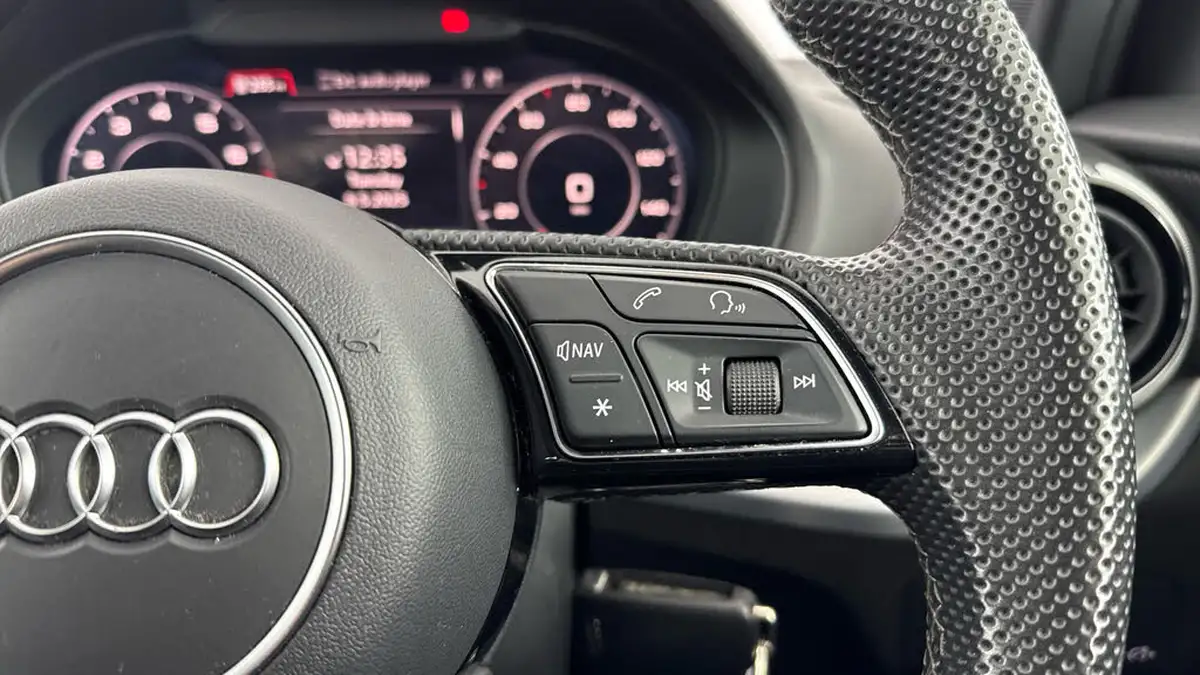 2021-audi-q2-10-30-tfsi-s-line-big-19