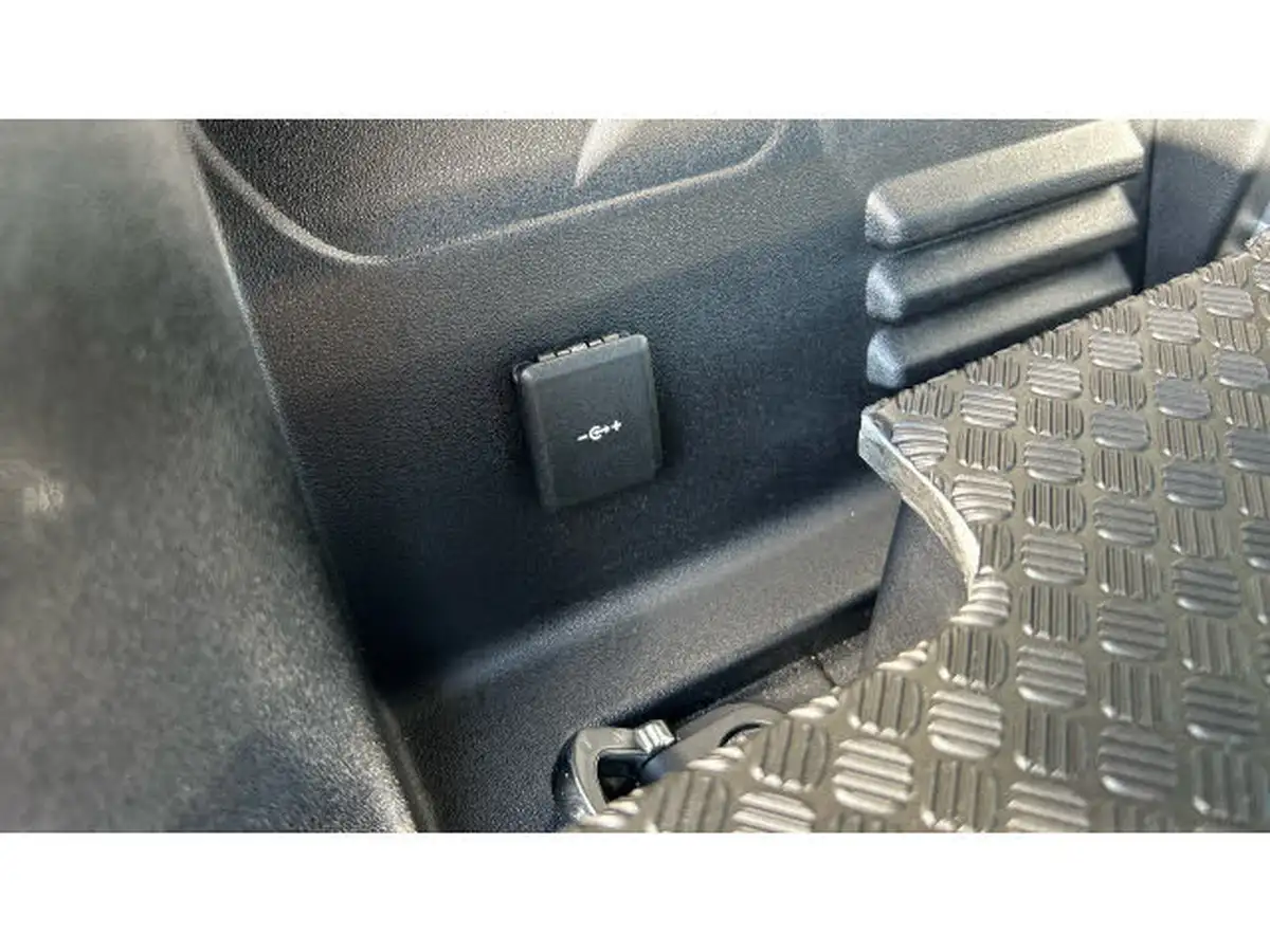2025-land-rover-90-defender-50-p525-v8-5000cc-big-36