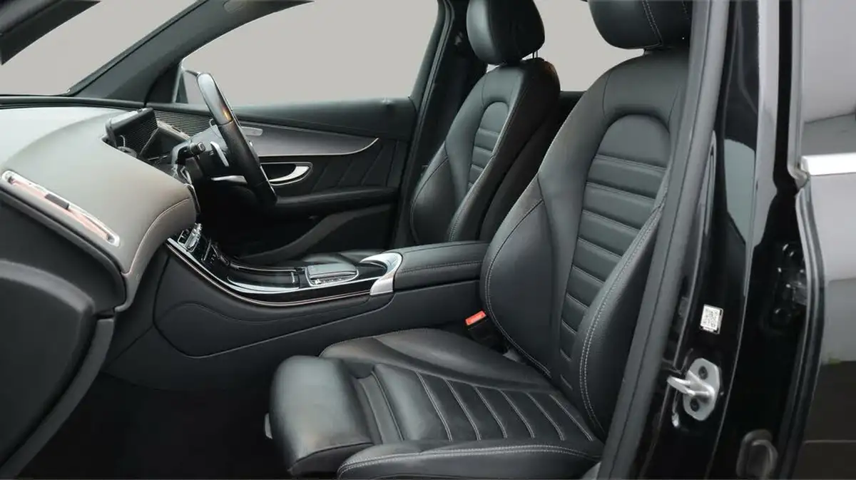 2021-mercedes-benz-eqc-e-eqc-400-amg-line-big-14