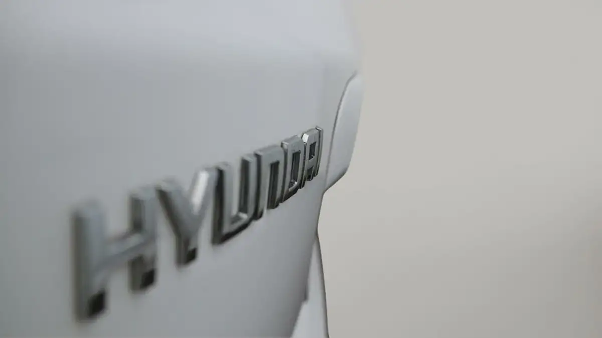 2023-hyundai-kona-e-ultimate-204ps-64kwh-105kw-obc-big-22