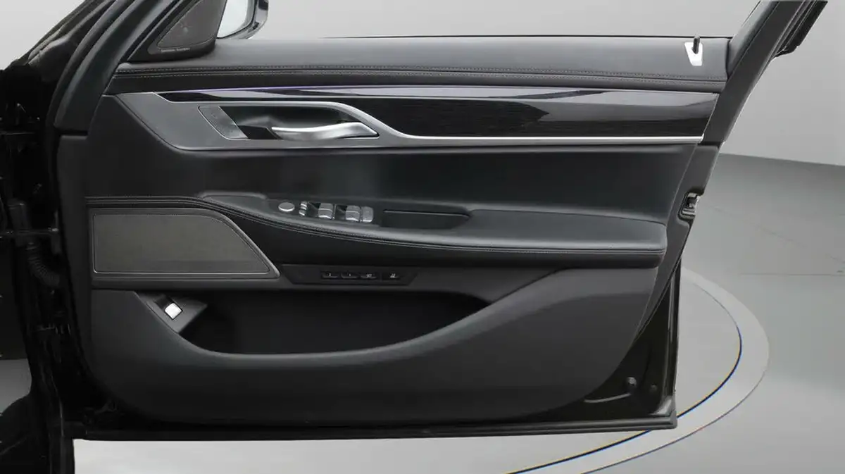 2019-bmw-7-series-30-745e-m-sport-big-15