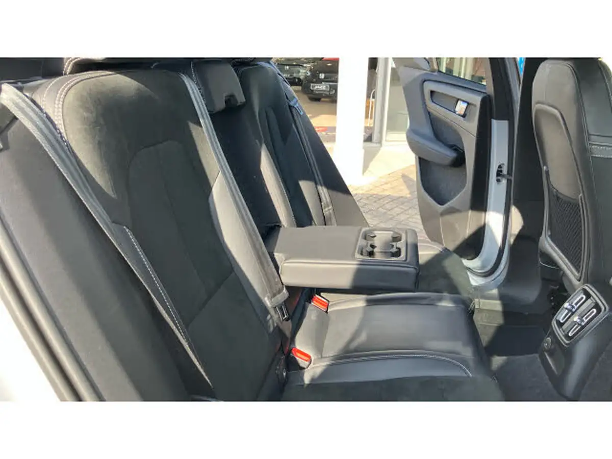 2022-volvo-xc40-15-t5-r-design-pro-big-32