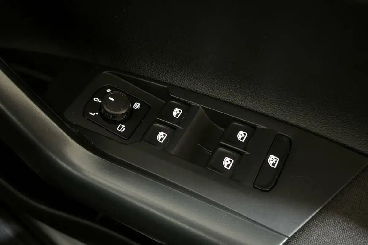 2023-volkswagen-taigo-10-tsi-life-110ps-big-37
