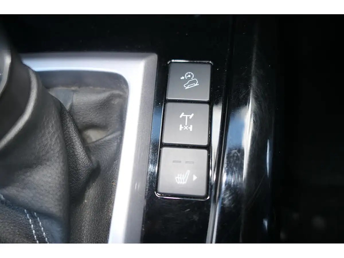 2023-isuzu-d-max-19td-v-cross-steel-edition-auto-big-28