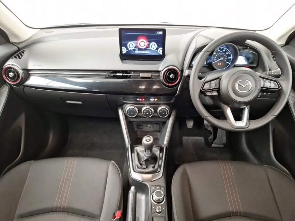 2024-mazda-mazda2-15-e-skyactiv-g-homura-big-2