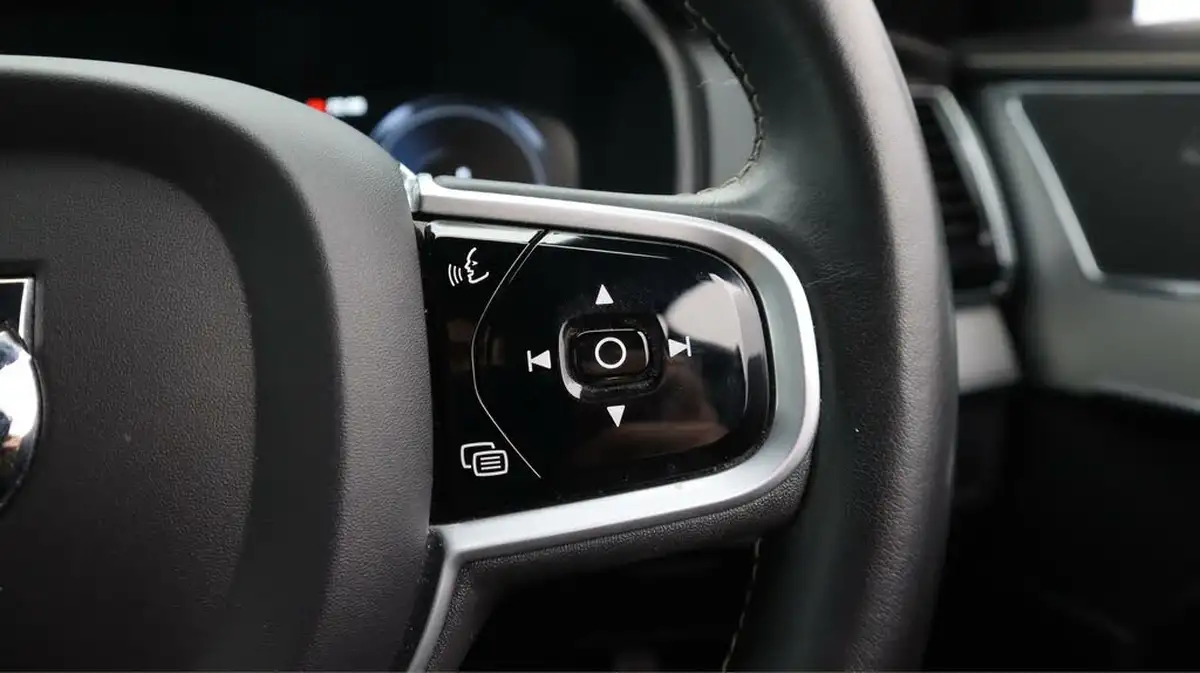 2021-volvo-xc90-20-t8-r-design-390bhp-big-27