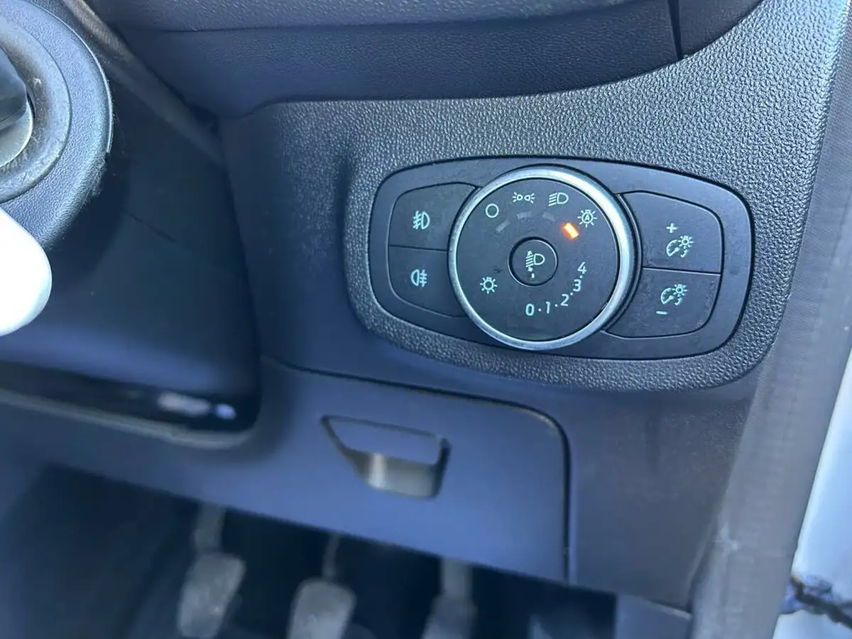 2017-ford-fiesta-11-ti-vct-zetec-5d-big-25