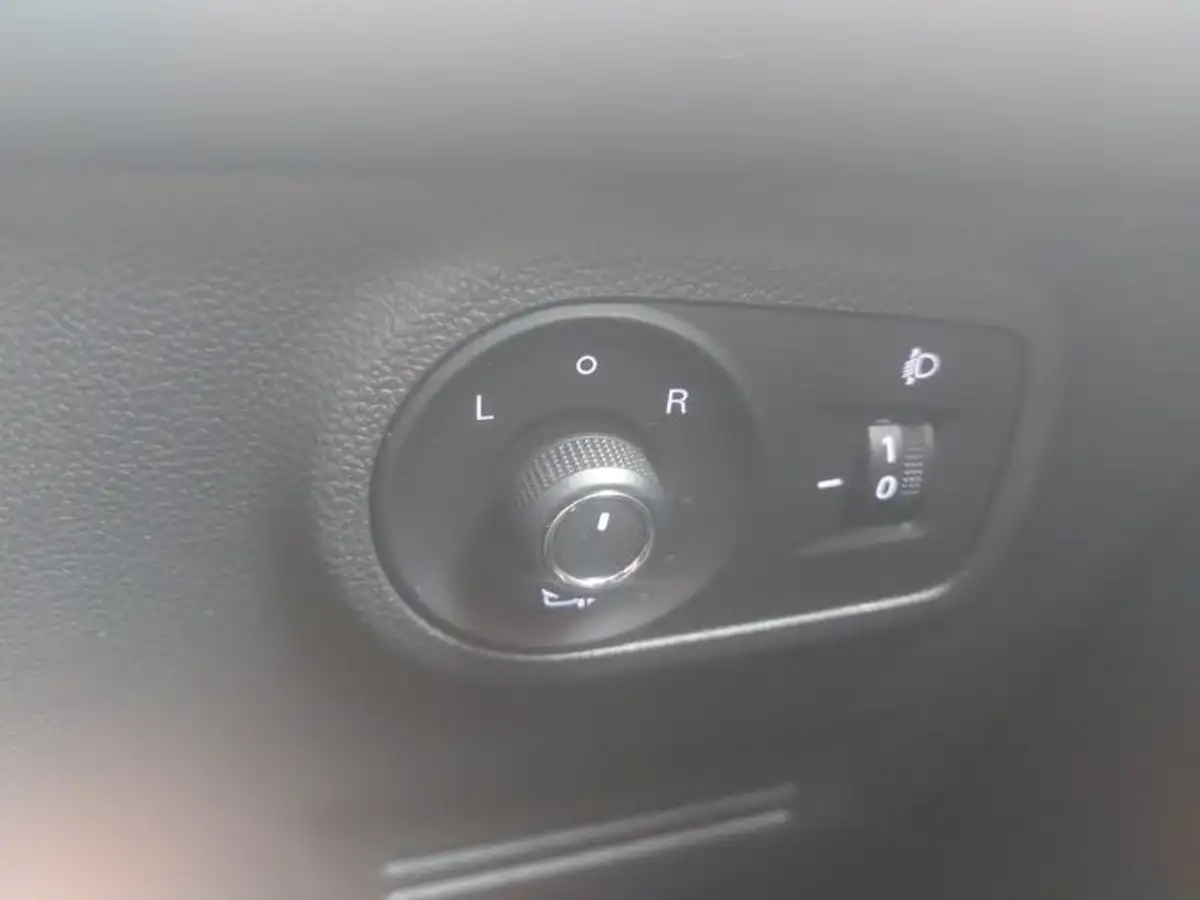 2022-mg-zs-suv-15-vti-tech-exclusive-big-13