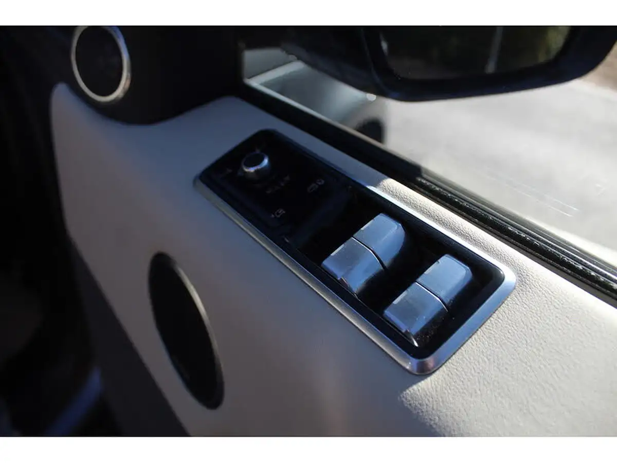 2018-land-rover-range-rover-sport-30-sd-v6-hse-sd-v6-big-29