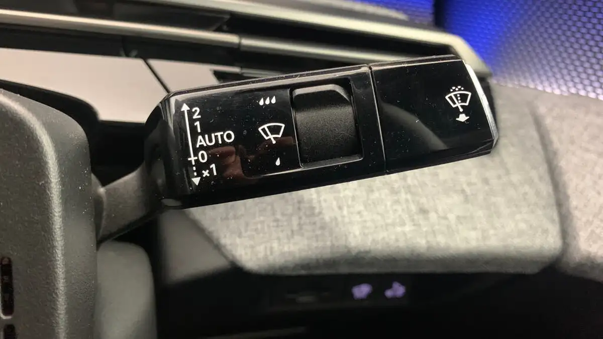 2024-peugeot-3008-suv-12-puretech-gt-136ps-hybrid-e-dsc6-big-35