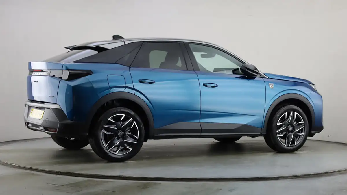2024-peugeot-3008-suv-12-puretech-gt-136ps-hybrid-e-dsc6-big-11