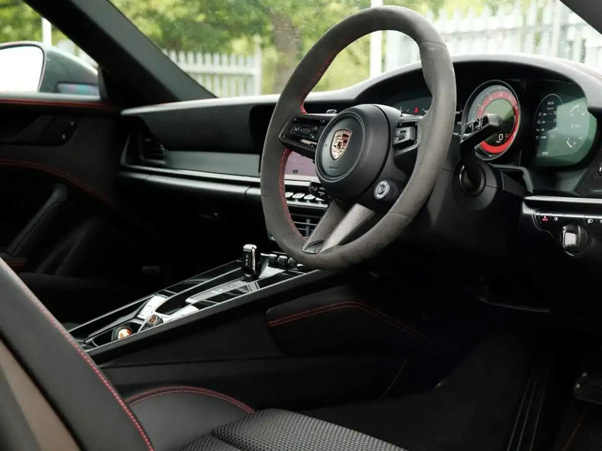 2023-porsche-911-30-carrera-t-pdk-big-10