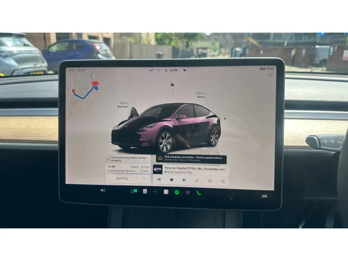 2022-tesla-model-y-e-long-range-big-11