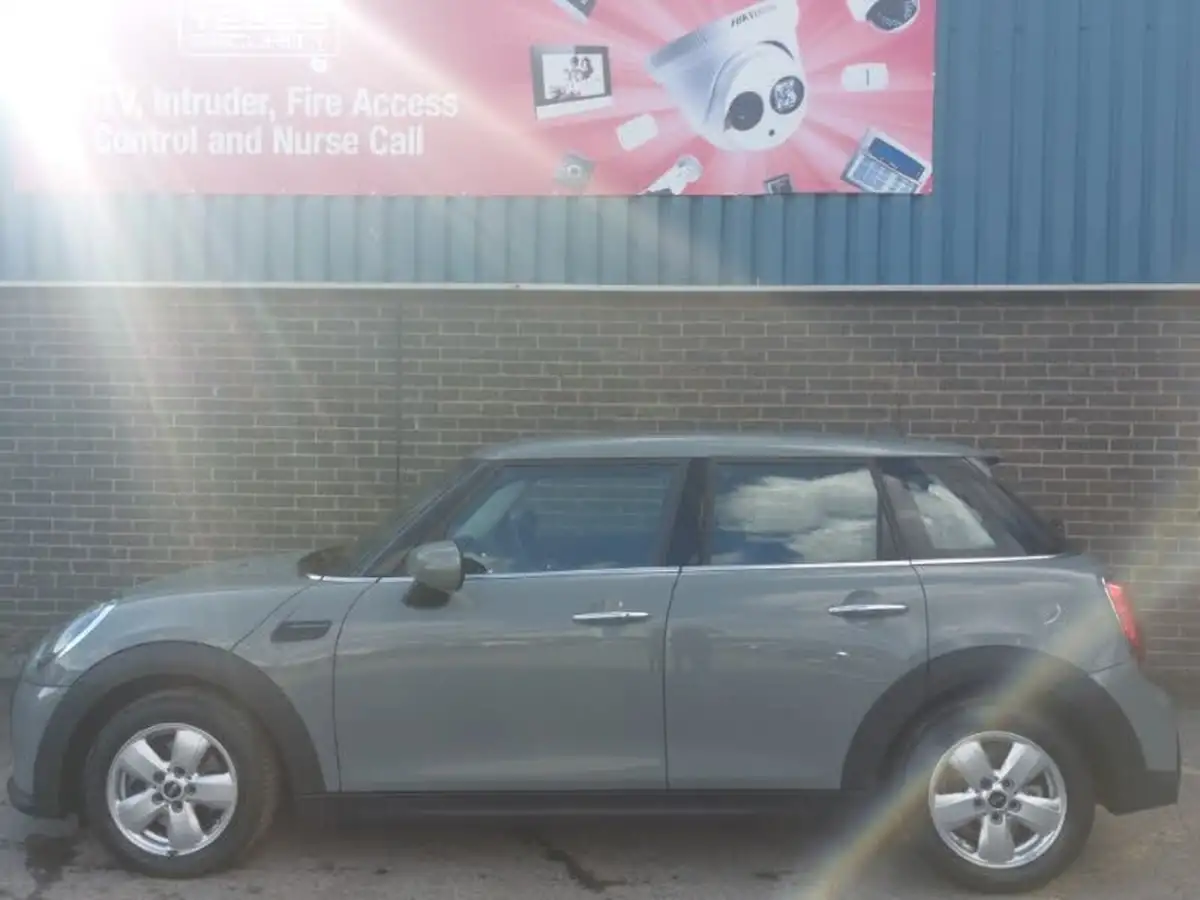 2022-mini-cooper-15-cooper-classic-hatchback-5d-auto-big-3