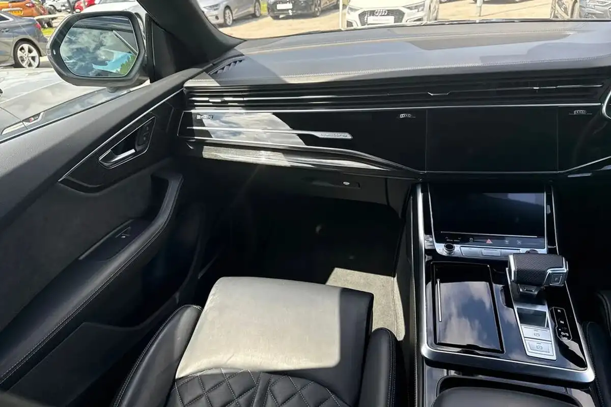 2022-audi-sq8-40-tfsi-black-edition-big-19