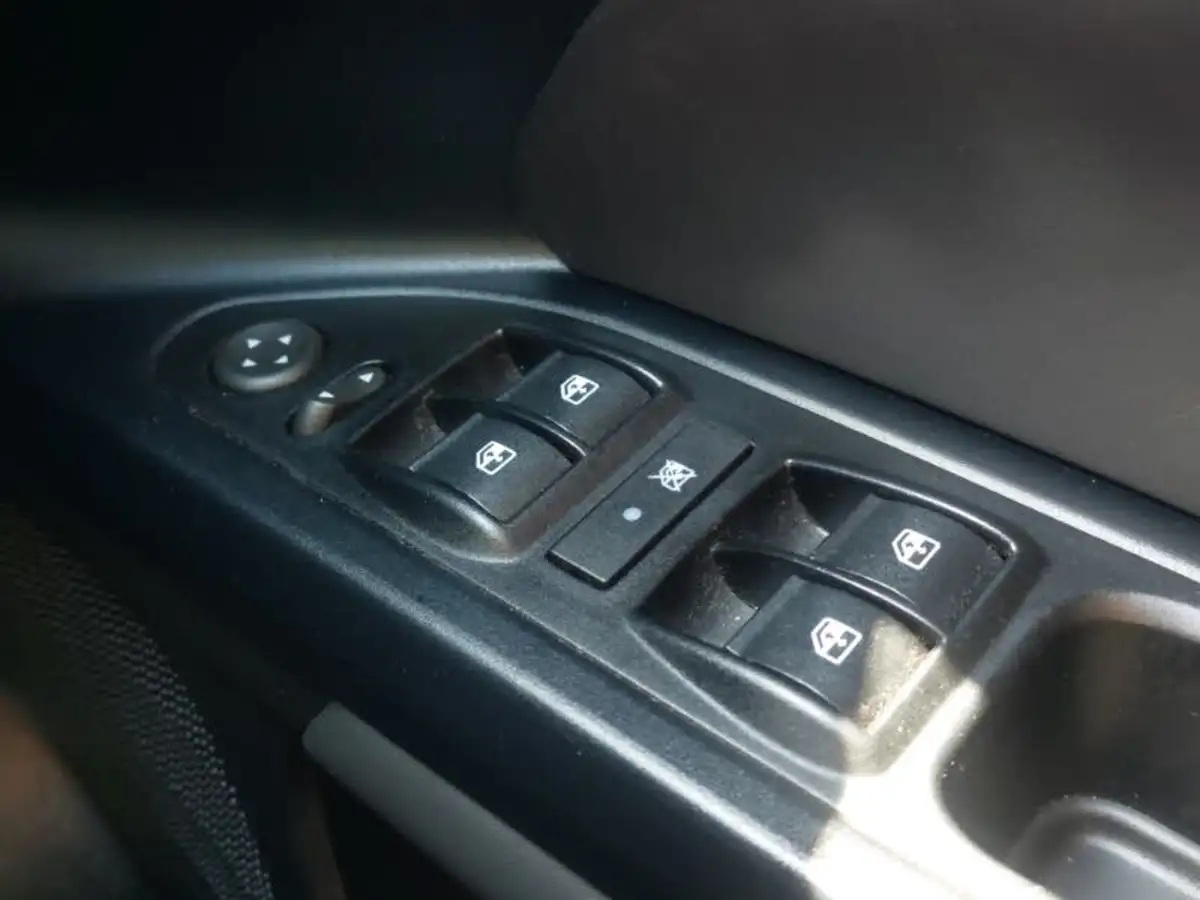 2021-fiat-tipo-10-cross-big-12