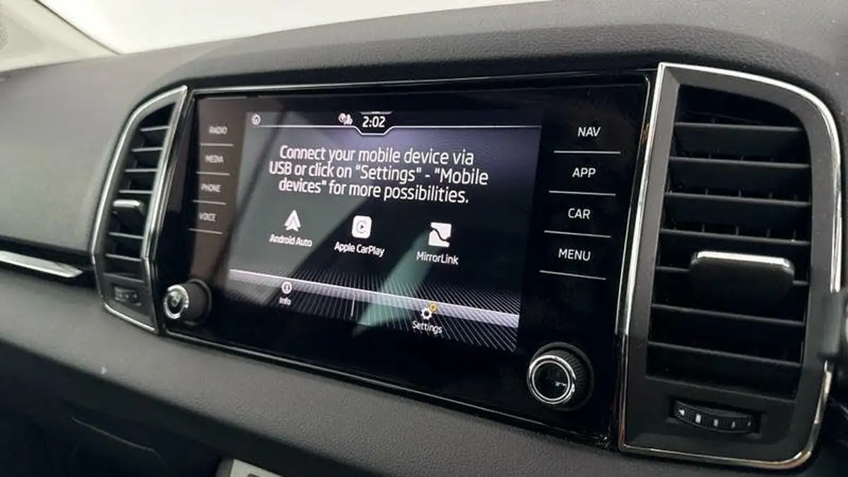 2021-skoda-karoq-15-tsi-se-drive-big-15