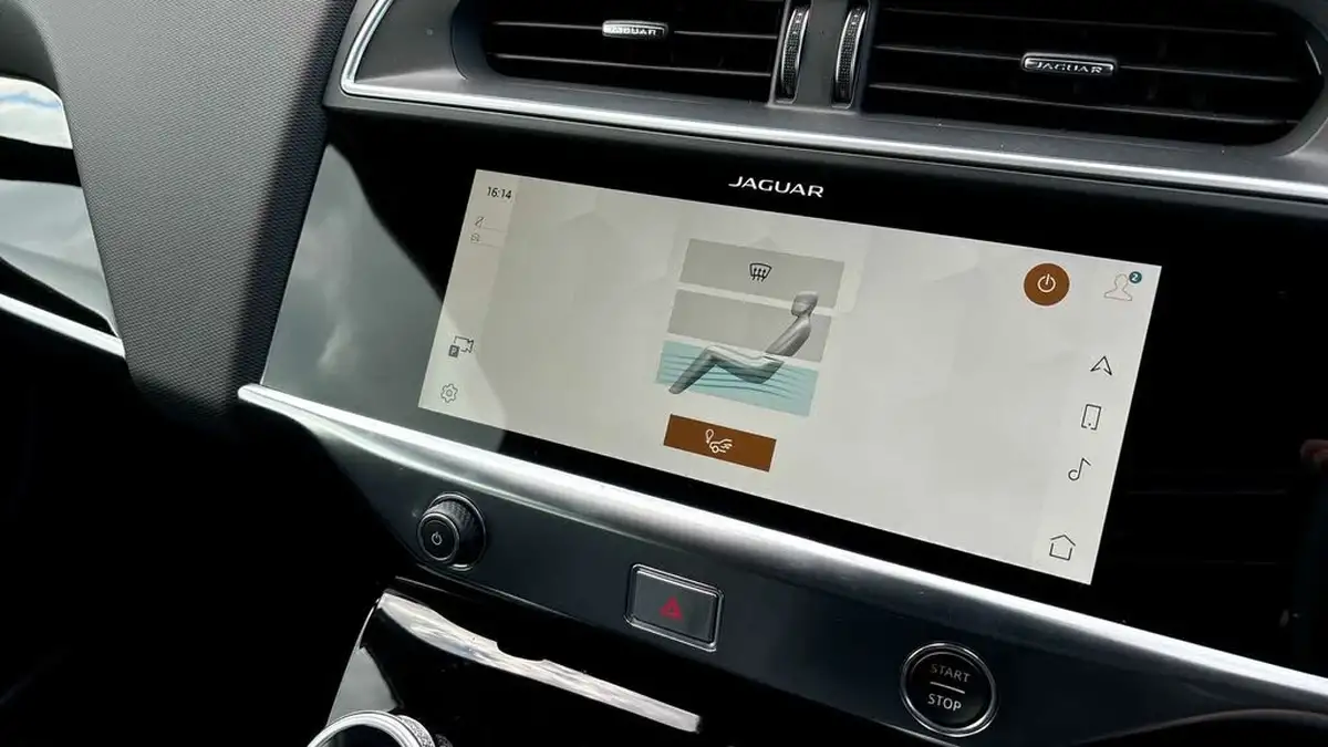 2023-jaguar-i-pace-ev400-black-big-26