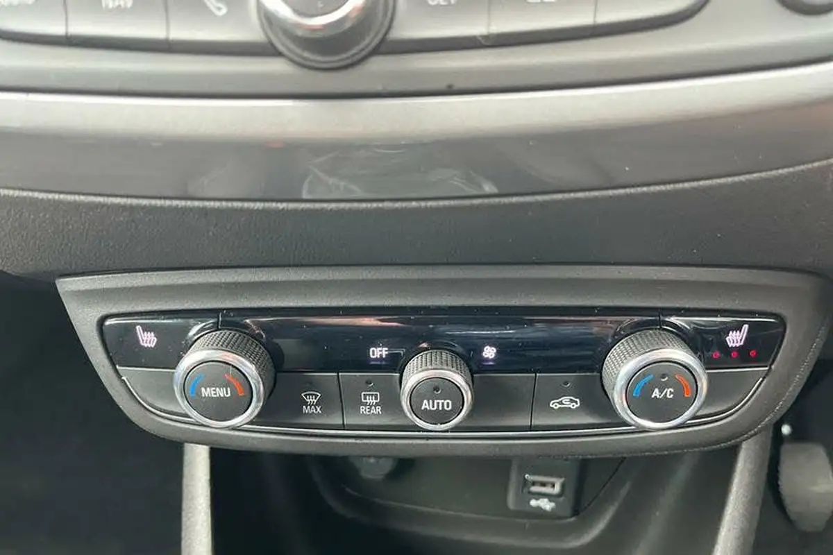 2022-vauxhall-crossland-12-ultimate-130ps-big-30