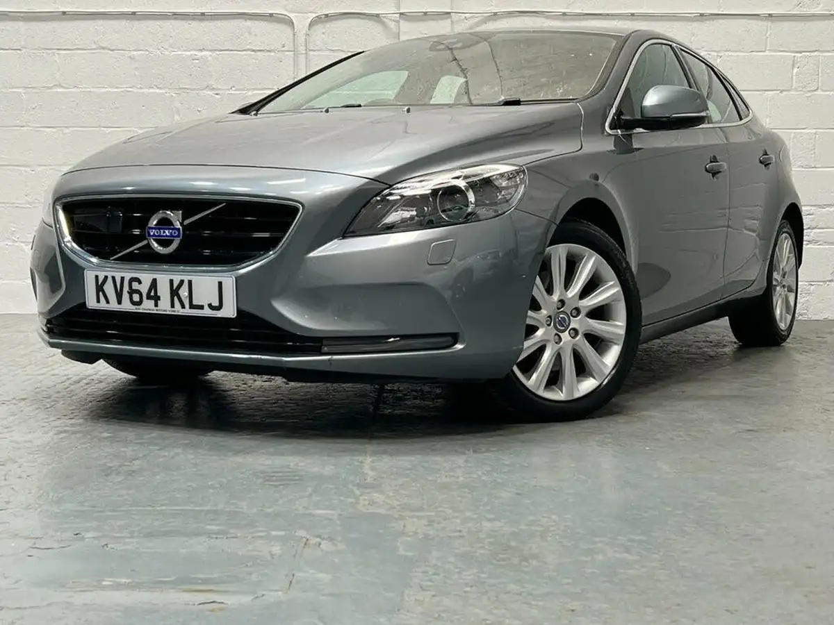 2014-volvo-v40-20td-d3-se-lux-big-42