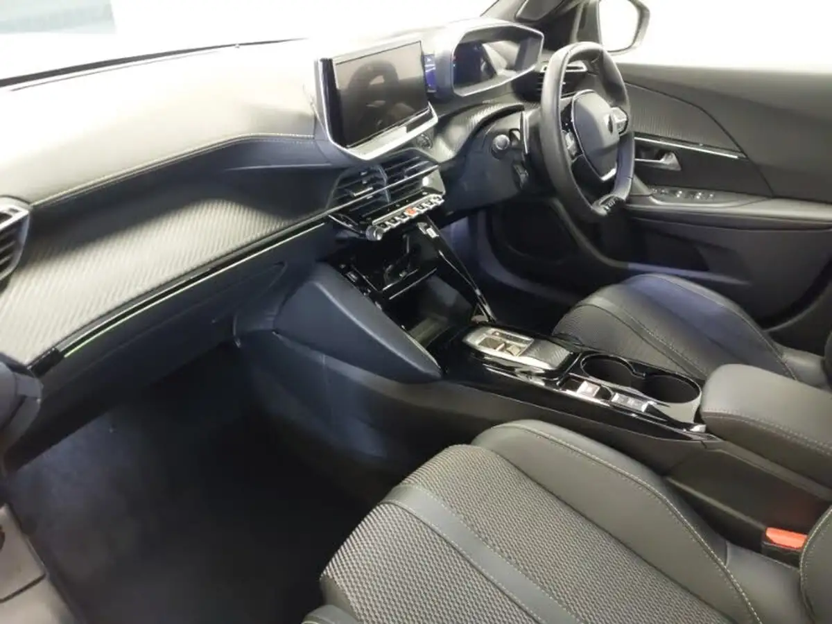 2024-peugeot-2008-suv-12-puretech-gt-130ps-eat8-big-4