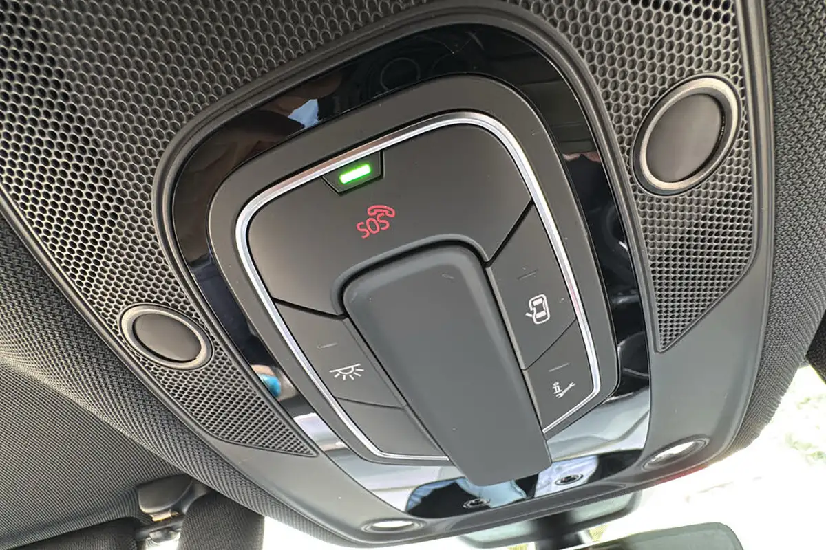 2021-audi-e-tron-55e-s-line-sportback-big-45