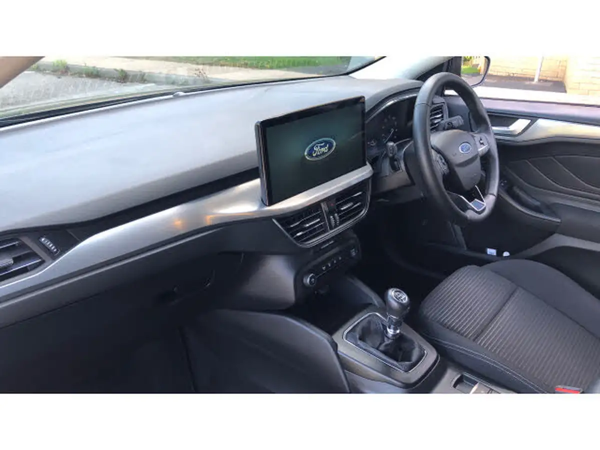 2023-ford-focus-10t-titanium-125ps-hatchback-big-8