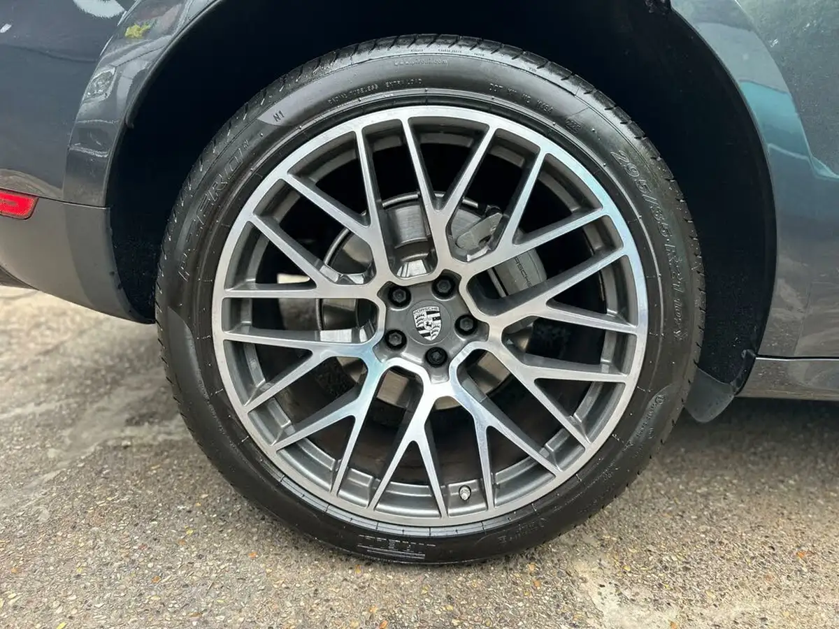 2019-porsche-macan-30-v6-s-big-39