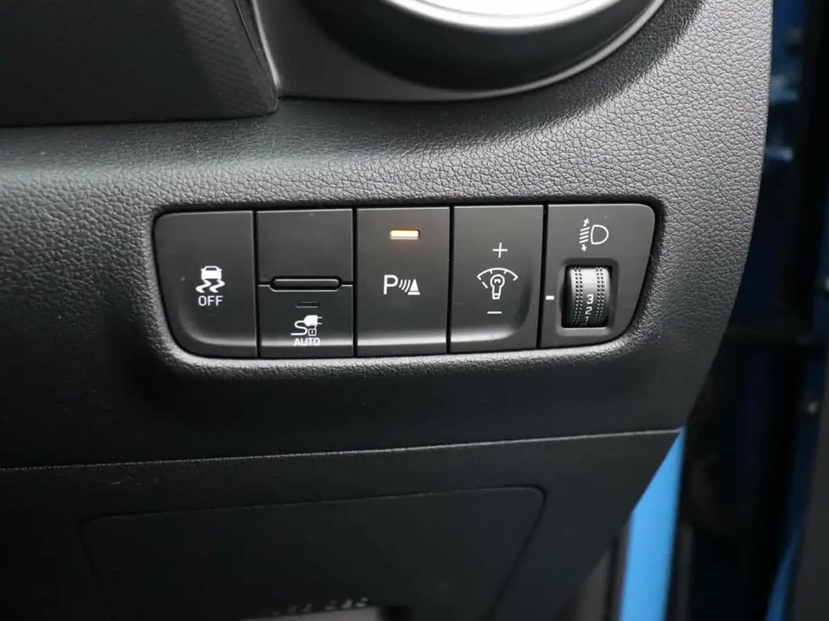 2022-hyundai-kona-e-premium-204ps-64kwh-7kw-obc-big-43