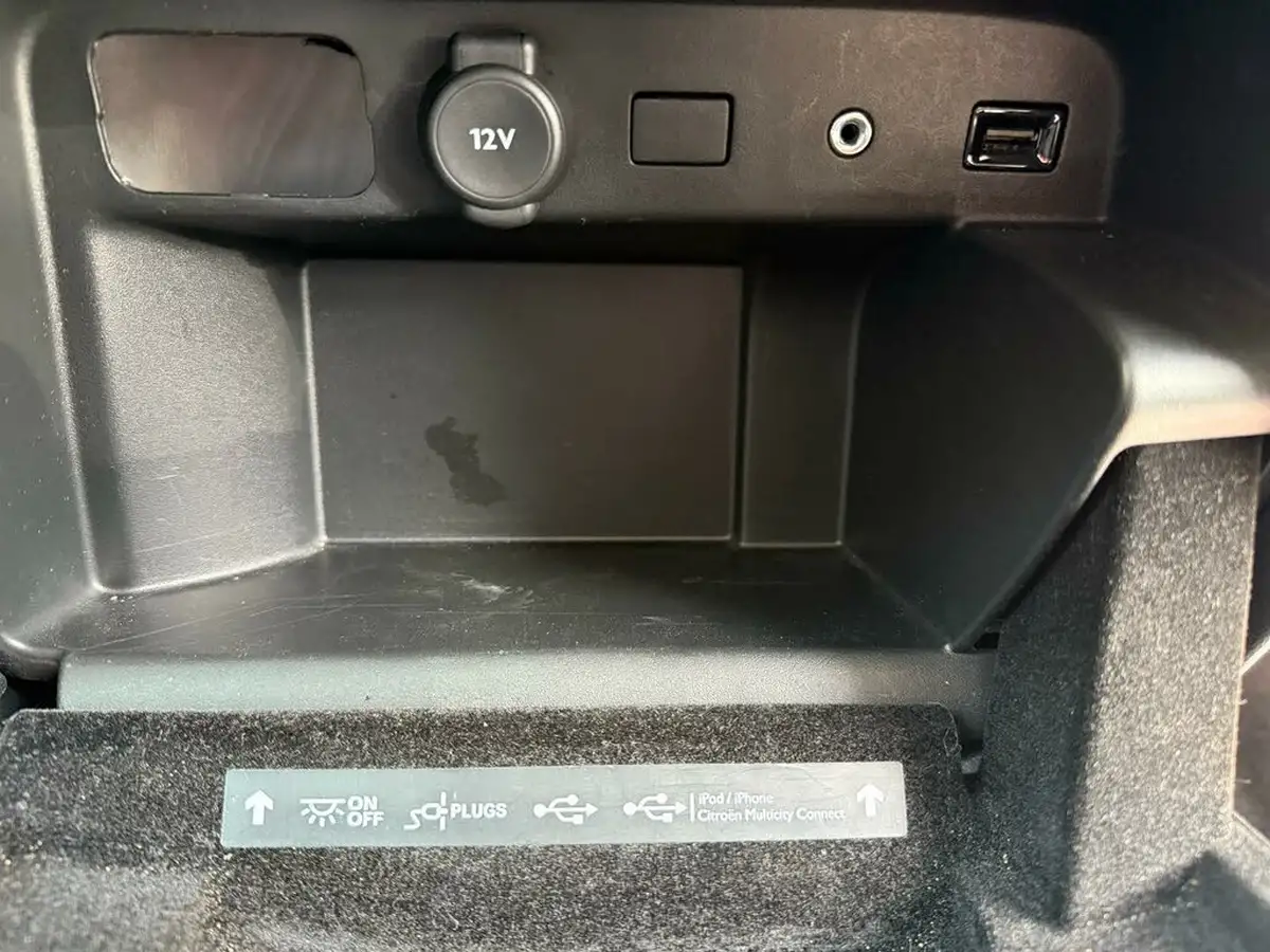 2016-citroen-grand-c4-picasso-16bluehdi-flair-eat6-big-49