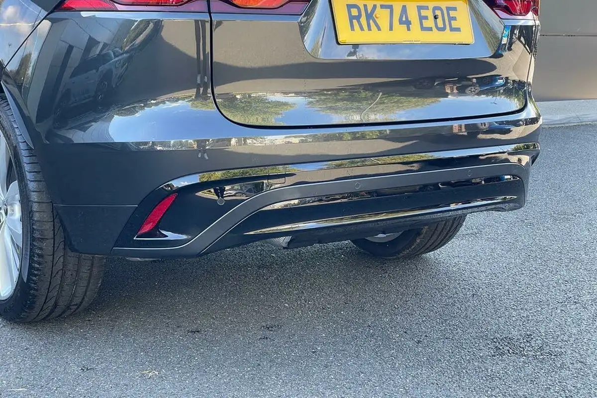 2024-jaguar-f-pace-20-d200-r-dynamic-hse-black-big-61