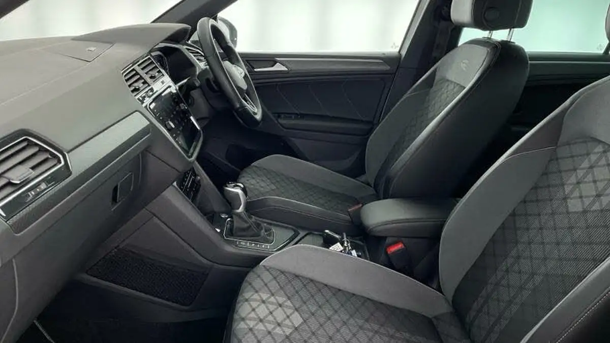 2022-volkswagen-tiguan-15-tsi-r-line-big-39
