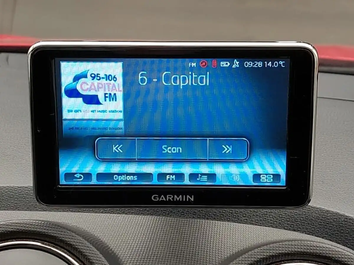 2015-seat-ibiza-14-toca-hatchback-5d-big-14