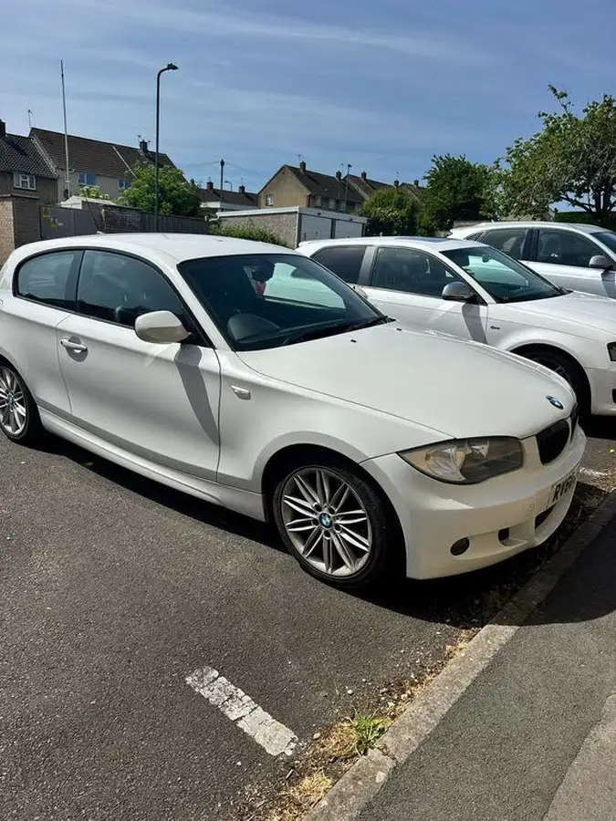 2010-bmw-1-series-20td-120d-m-sport-hatchback-3d-big-1