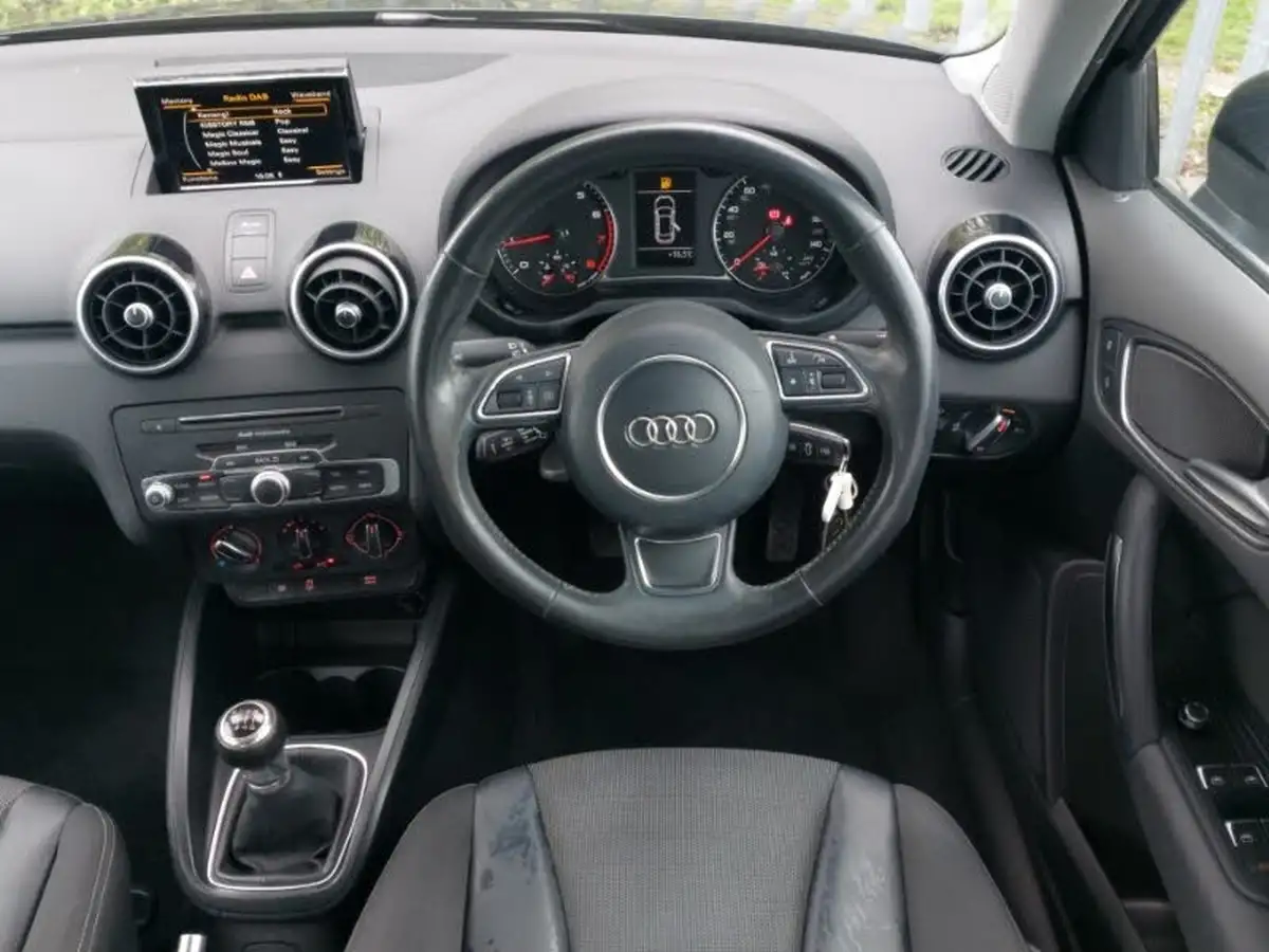 2017-audi-a1-14-tfsi-sportback-5d-big-6