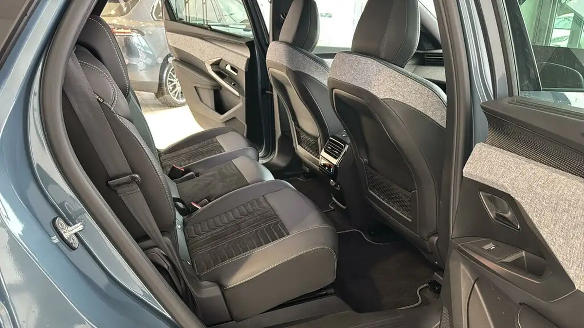 2024-peugeot-5008-suv-big-10