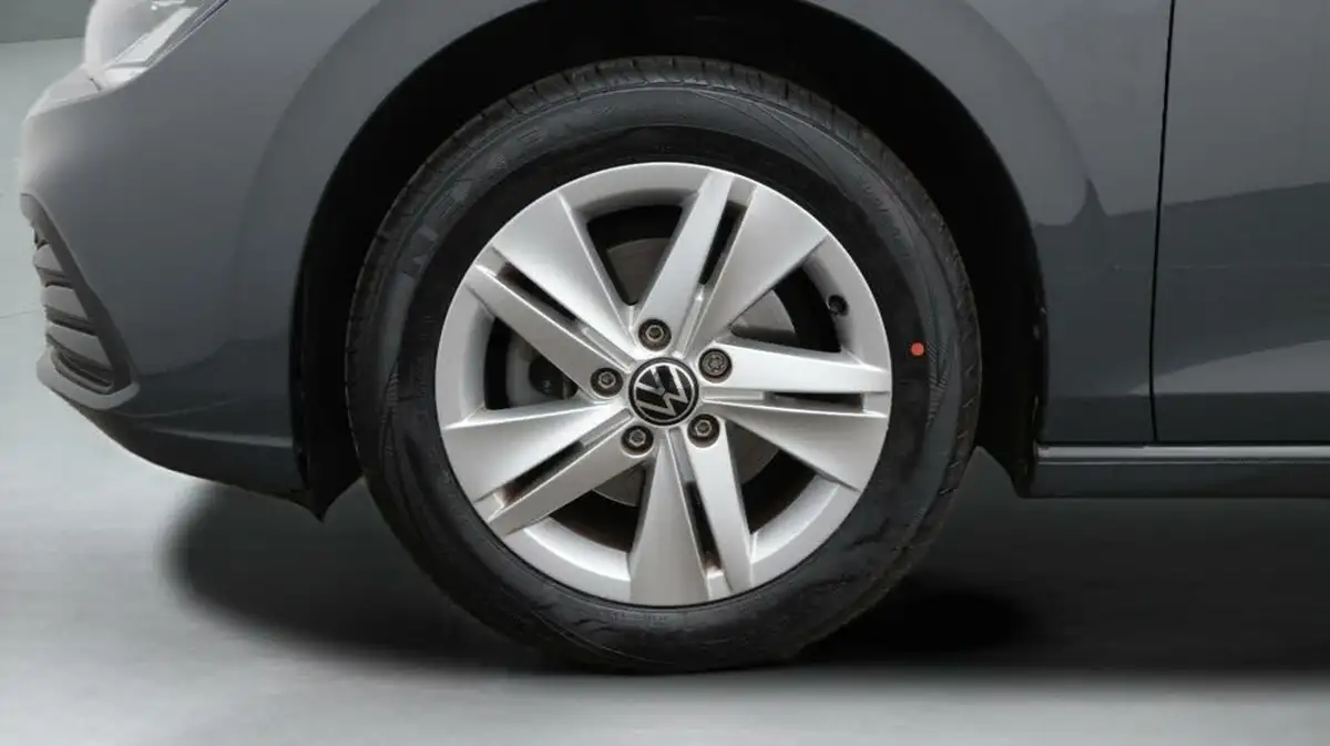 2022-volkswagen-golf-15-tsi-life-130ps-hatchback-big-18