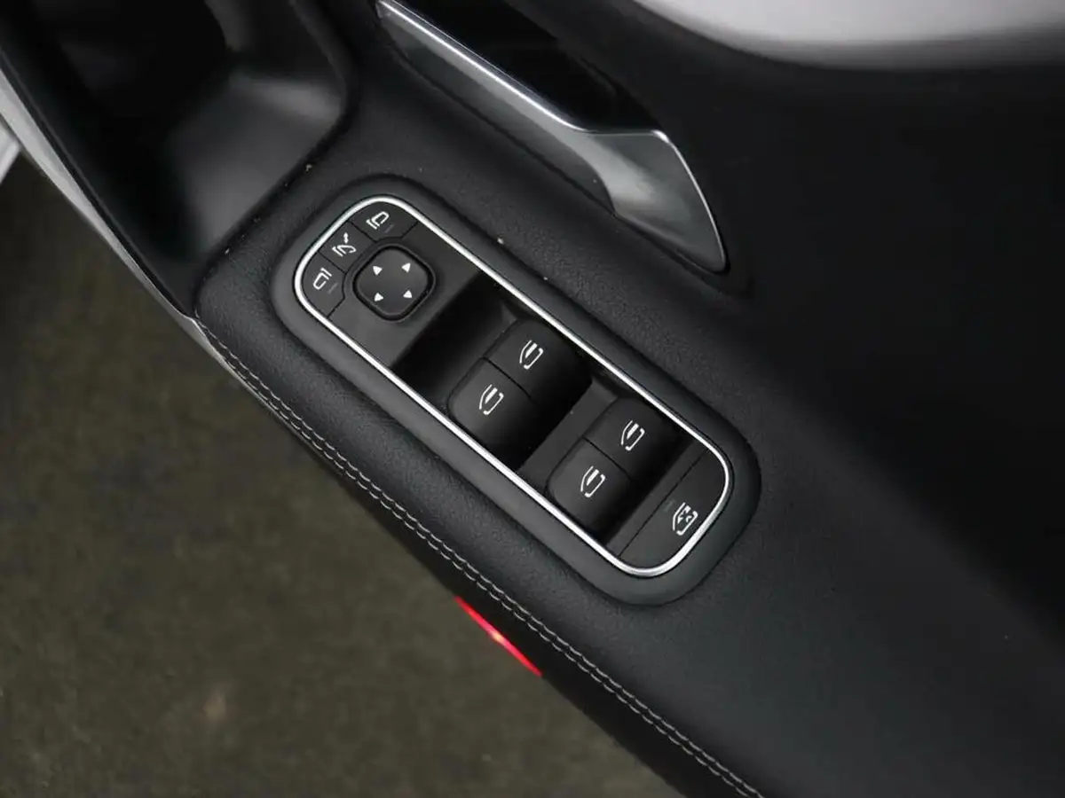 2022-mercedes-benz-cla-13-cla-200-amg-line-premium-coupe-4d-big-22