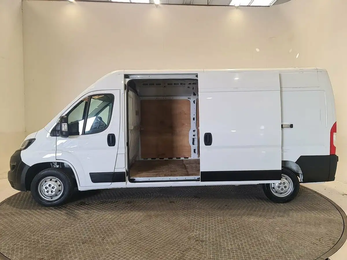 2022-peugeot-boxer-22-bluehdi-professional-335-l3-h2-panel-big-4