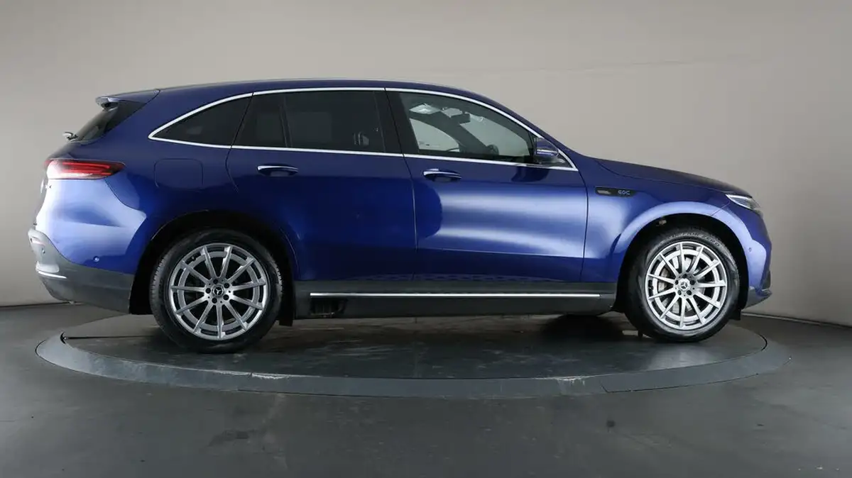 2021-mercedes-benz-eqc-e-eqc-400-amg-line-big-55