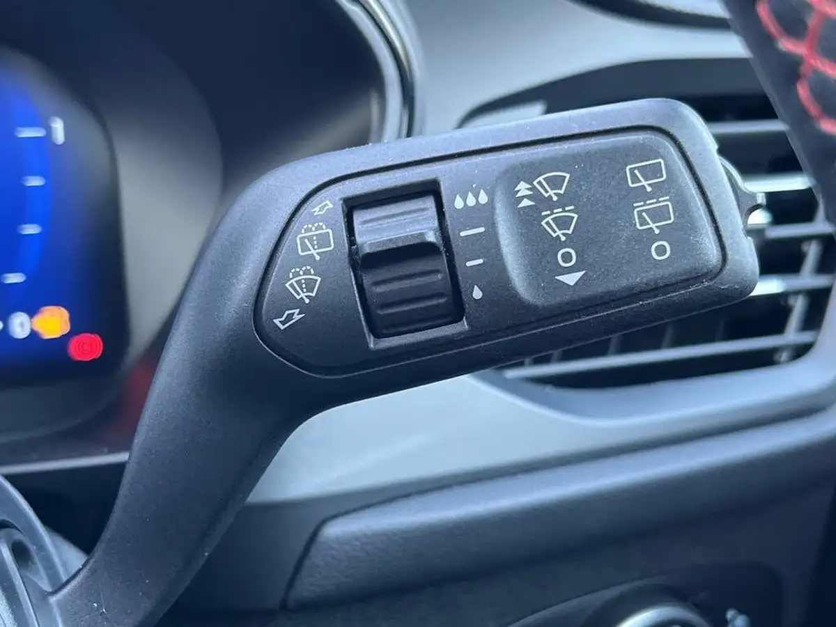 2020-ford-focus-15-st-line-x-hatchback-big-45